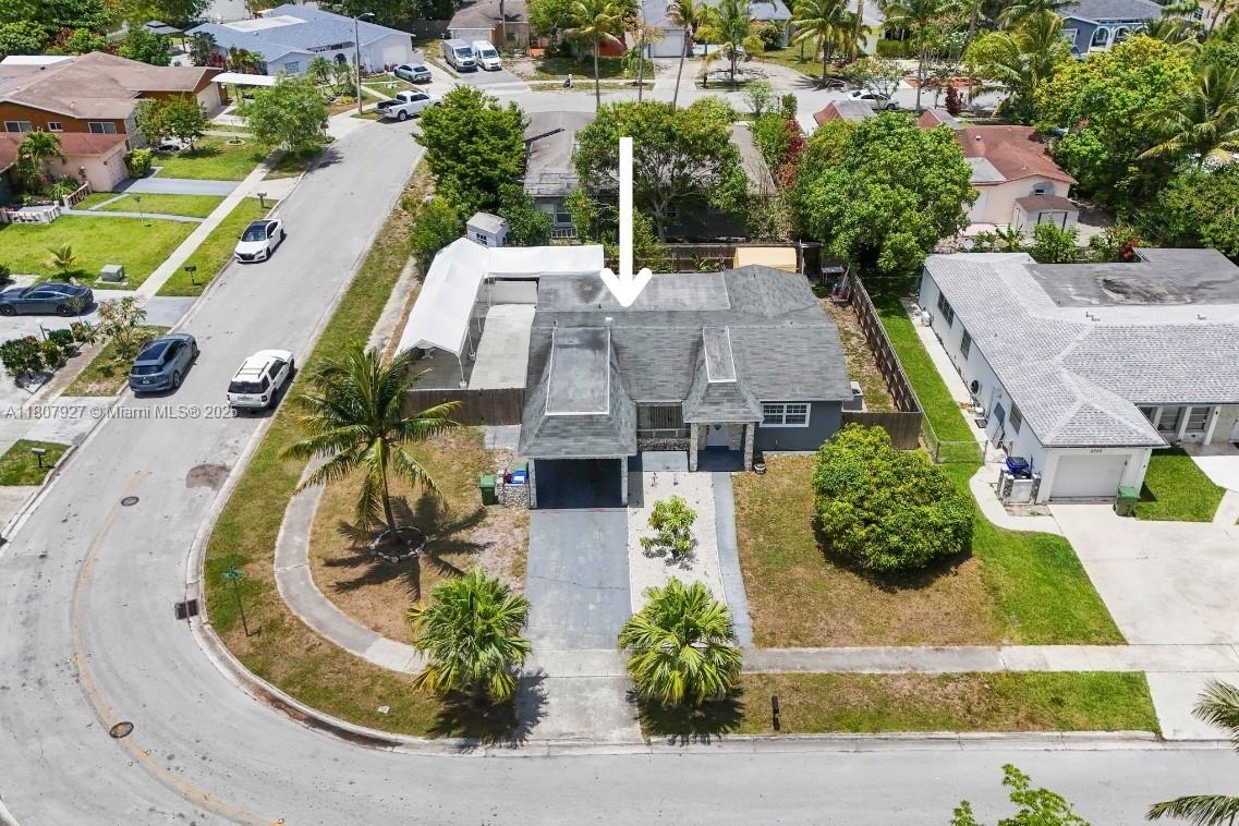 5390 SW 10th Ct, Margate, Florida image 2