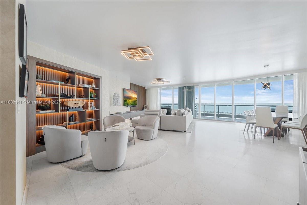 Condo for Sale in Miami, FL
