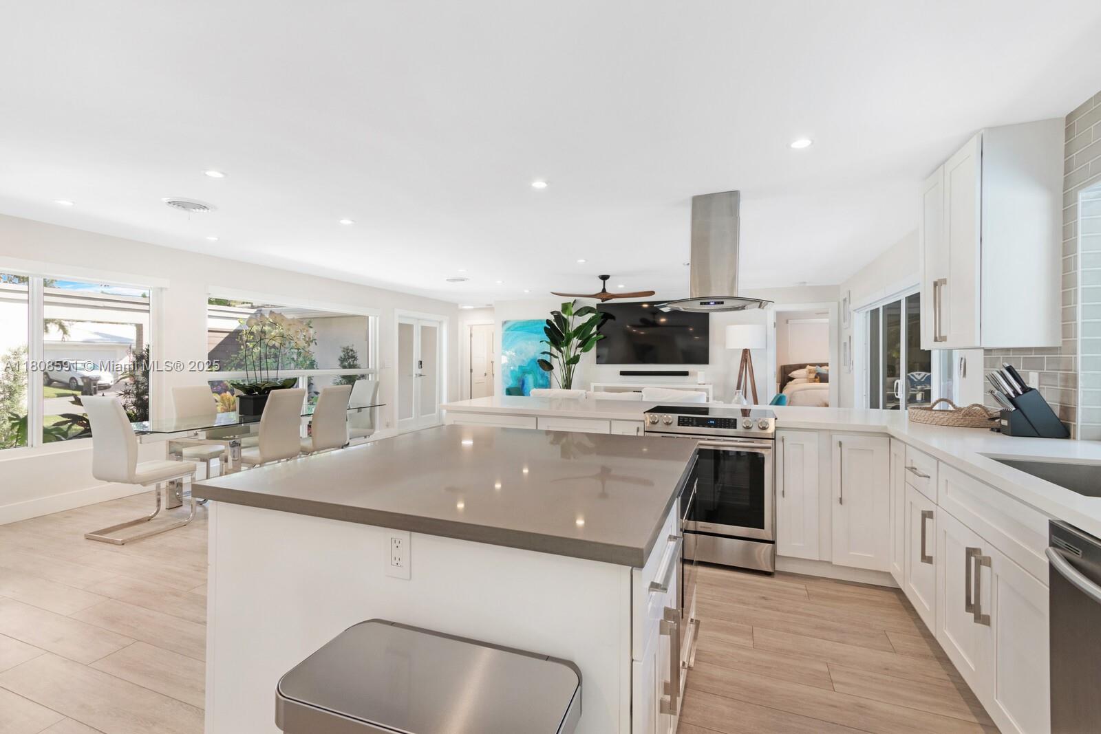 5821 NE 14th Way, Fort Lauderdale, Florida image 9