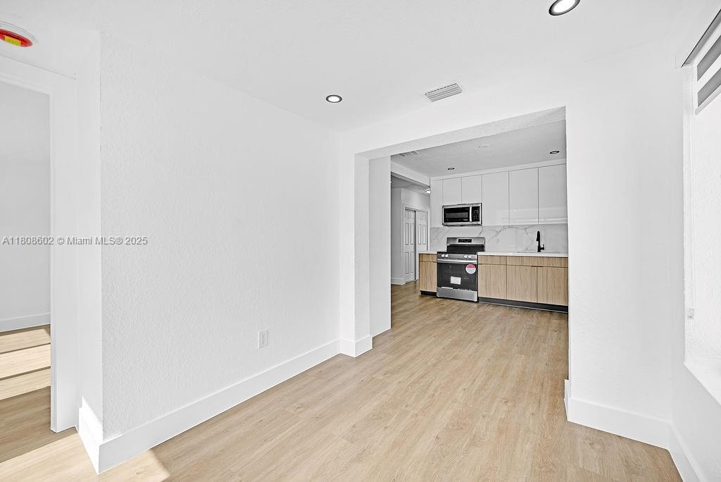 12400 NE 11th Ct, North Miami, Florida image 33