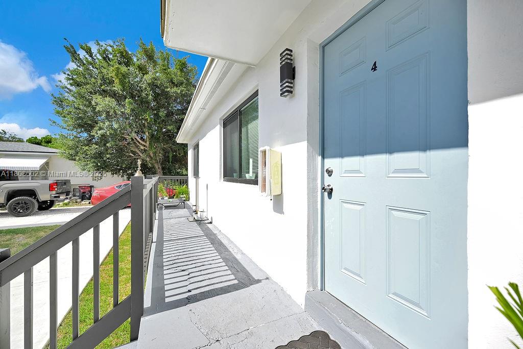 12400 NE 11th Ct, North Miami, Florida image 9