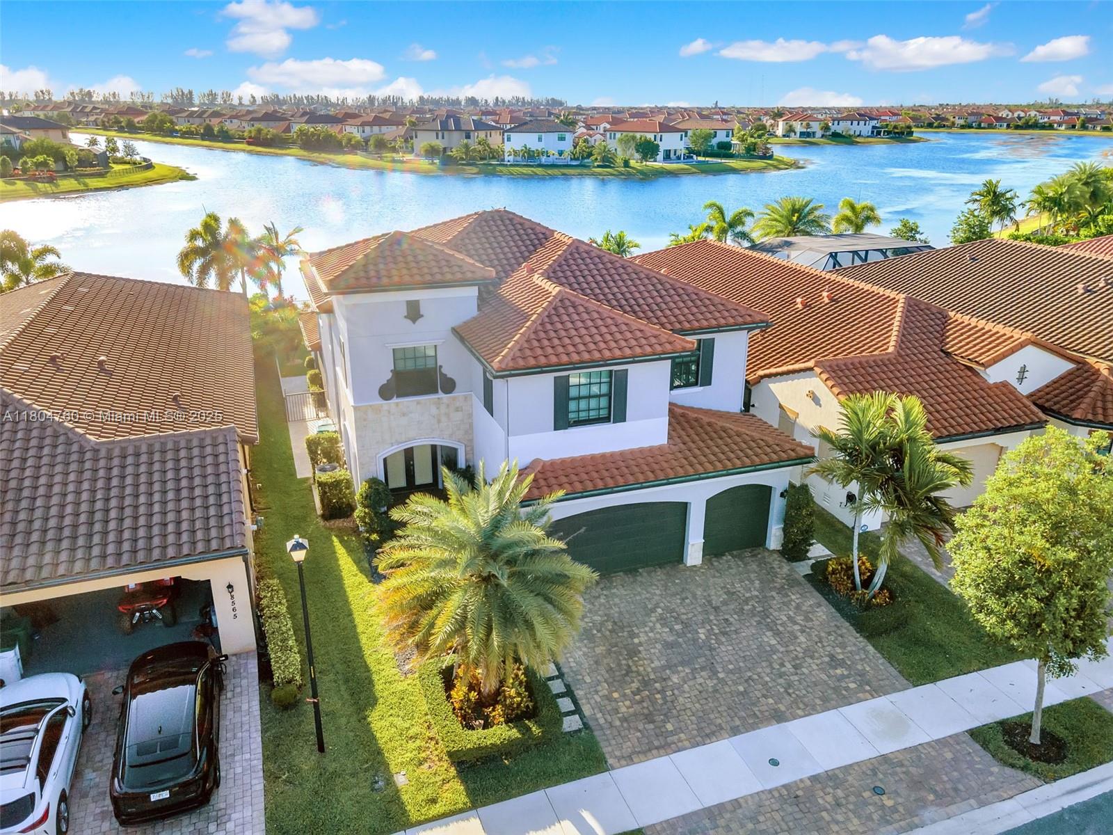 8575 Baypoint Cir, Parkland, Florida image 2