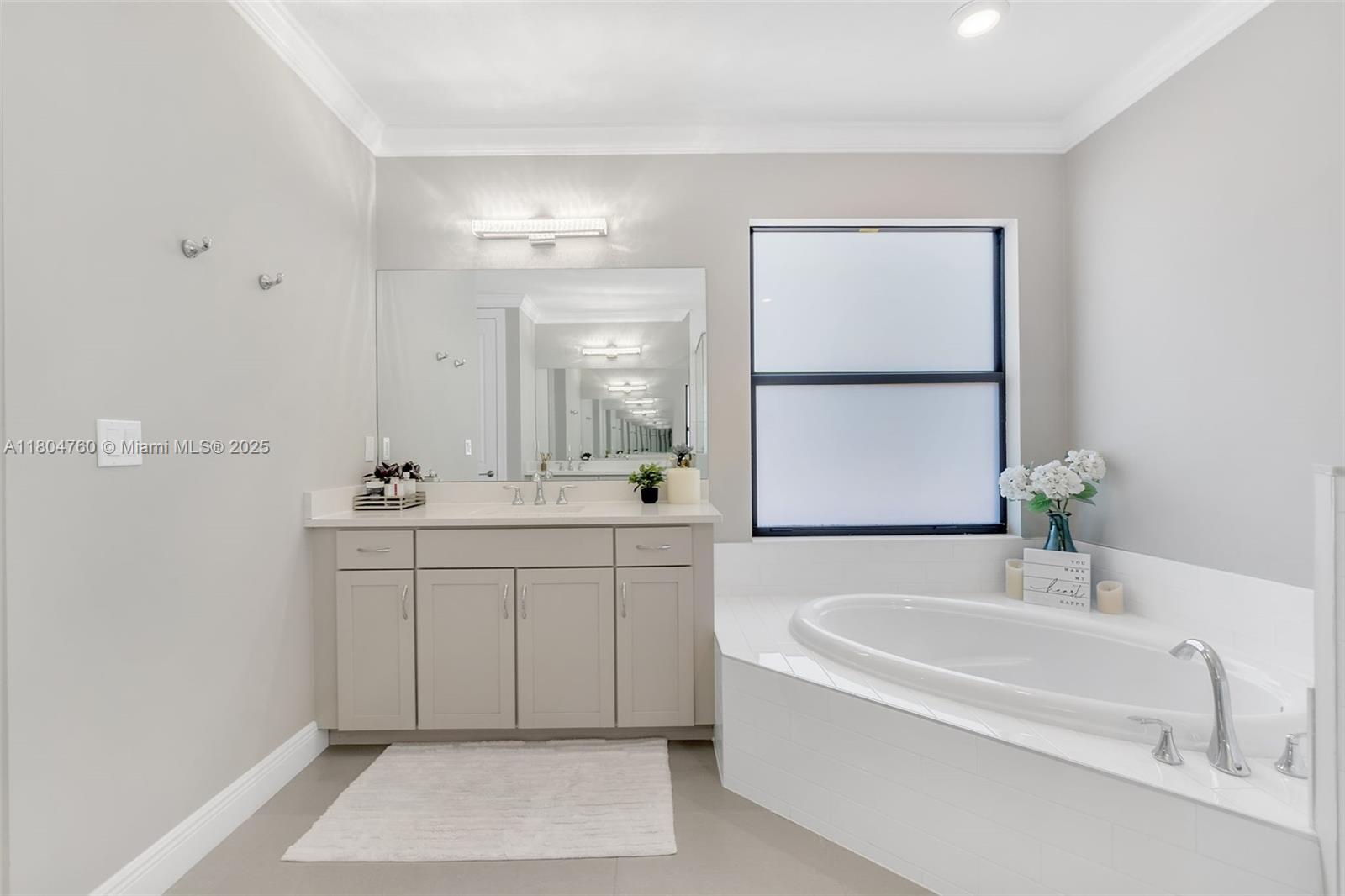 8575 Baypoint Cir, Parkland, Florida image 30