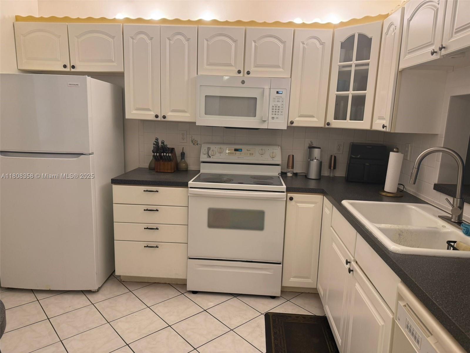 1800 SW 81st Ave #1411, North Lauderdale, Florida image 7