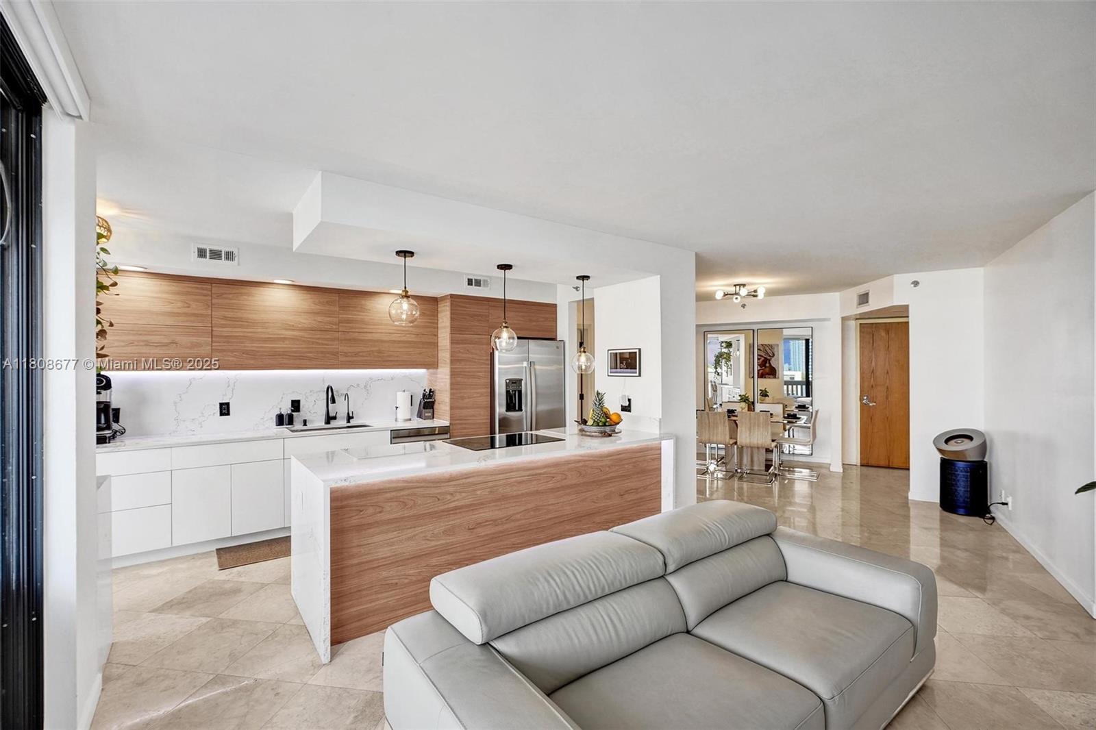 1000 W Island Blvd #611, Aventura, Florida image 11
