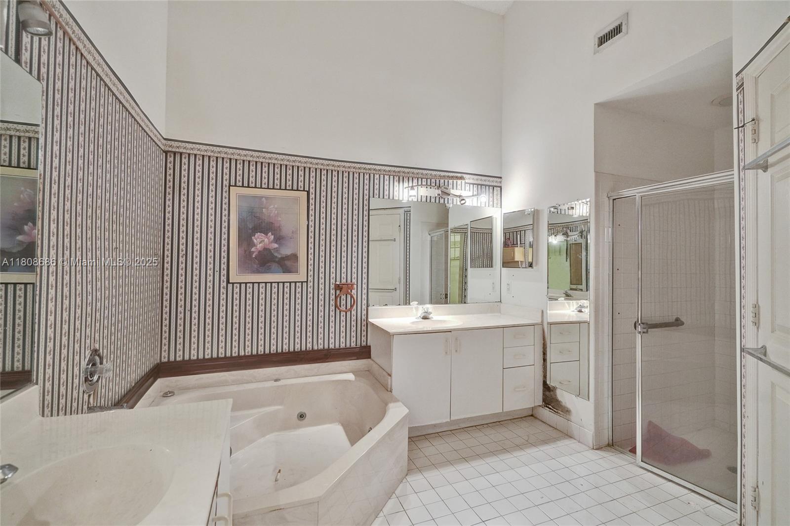 8749 NW 189th Ter, Hialeah, Florida image 17