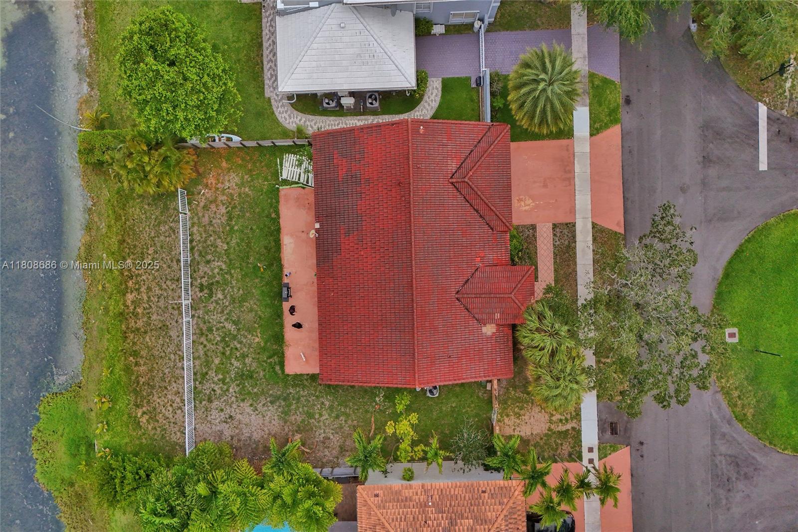 8749 NW 189th Ter, Hialeah, Florida image 49