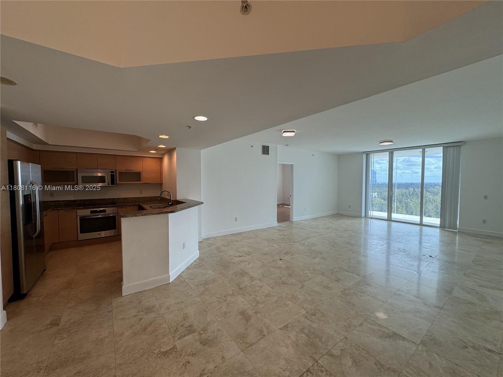 15051 Royal Oaks Ln #1604, North Miami, Florida image 1