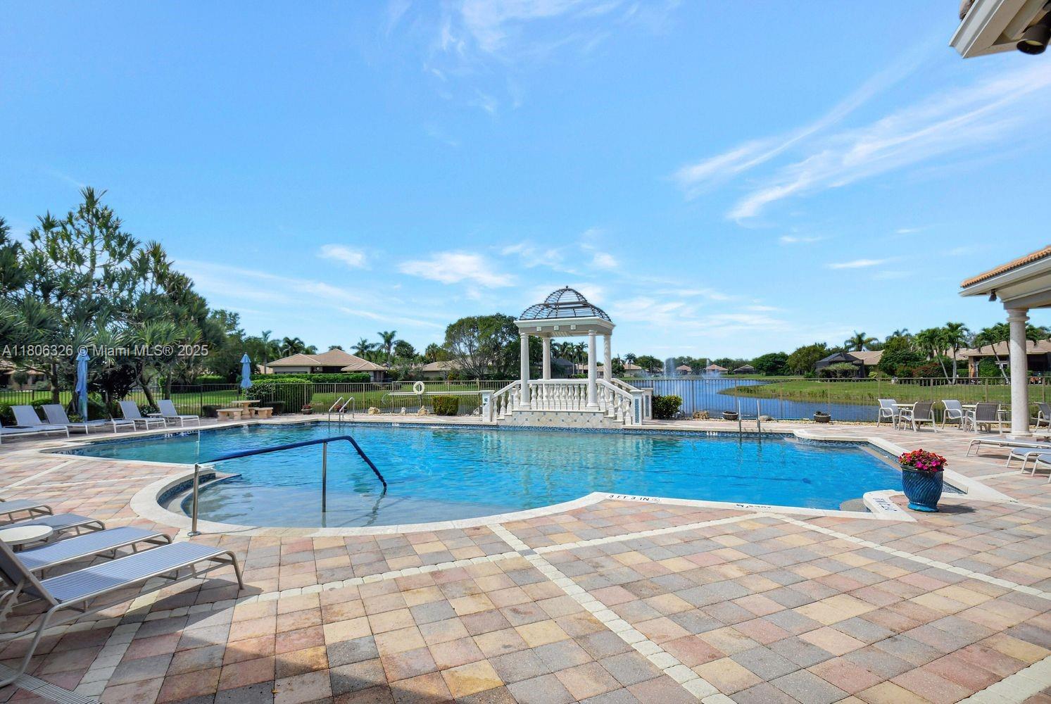 11034 Via San Remo, Boynton Beach, Florida image 38