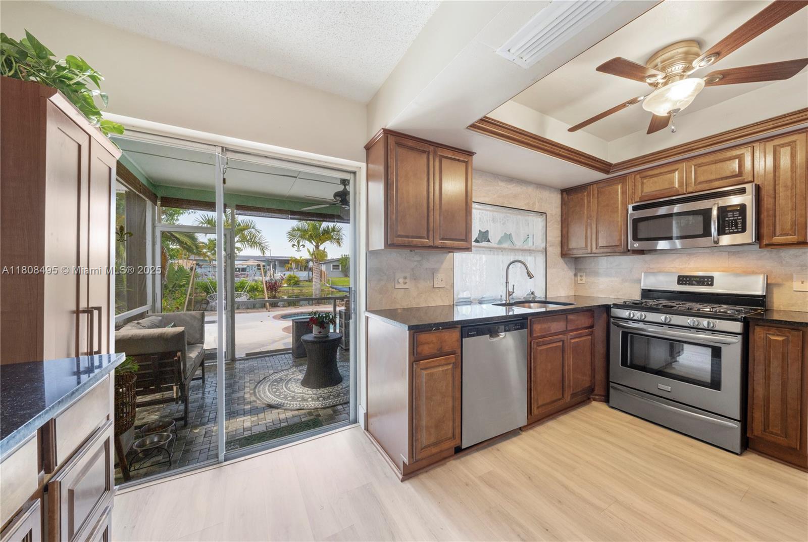 9362 NW 24th Pl, Sunrise, Florida image 14