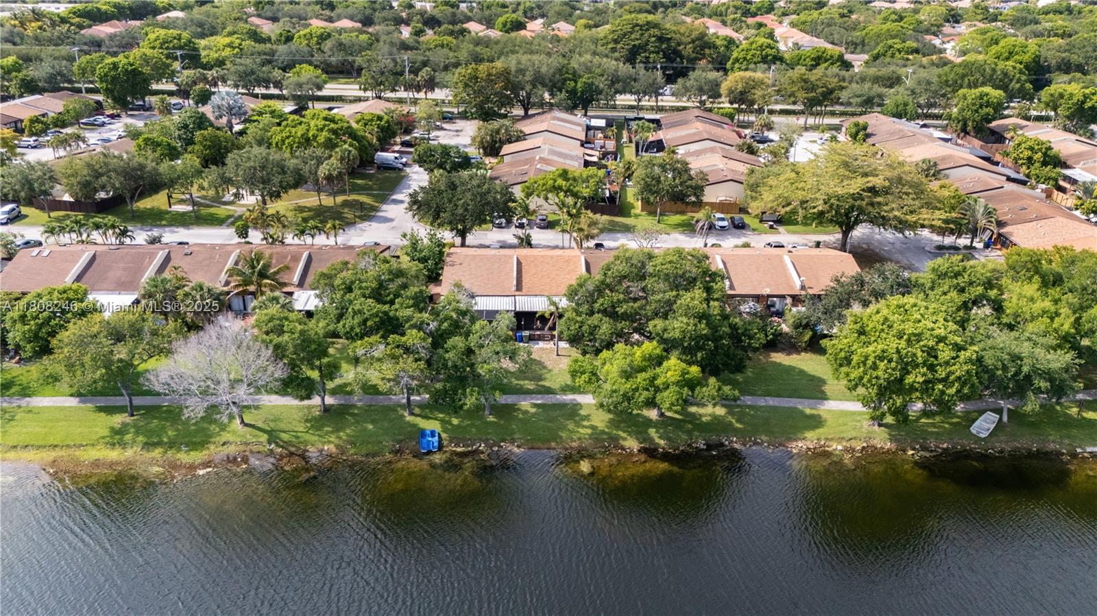10760 Hickory Ave, Pembroke Pines, Florida image 4