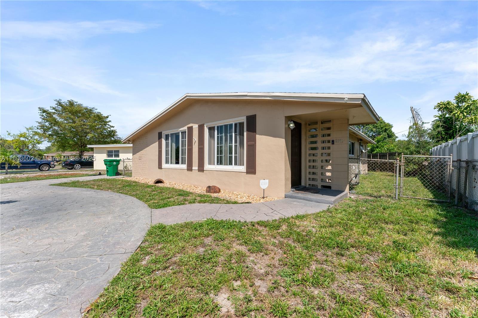 2071 SW 68th Way, Miramar, Florida image 2