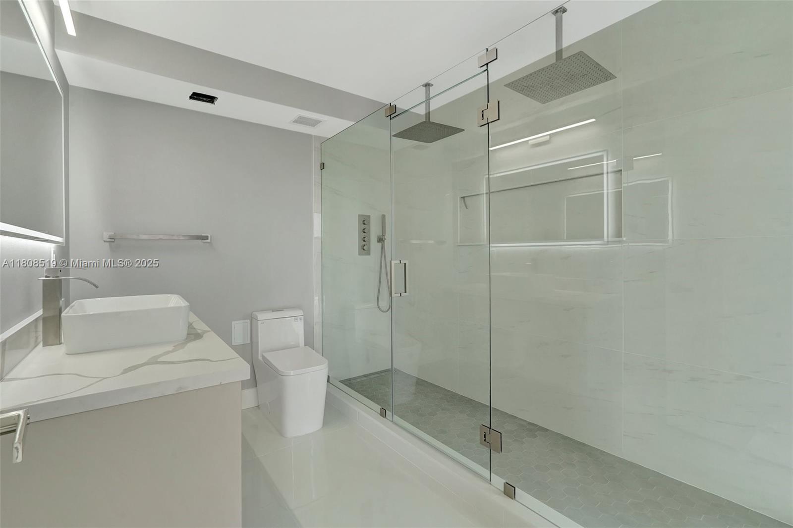 20379 W Country Club Dr #1233, Aventura, Florida image 11