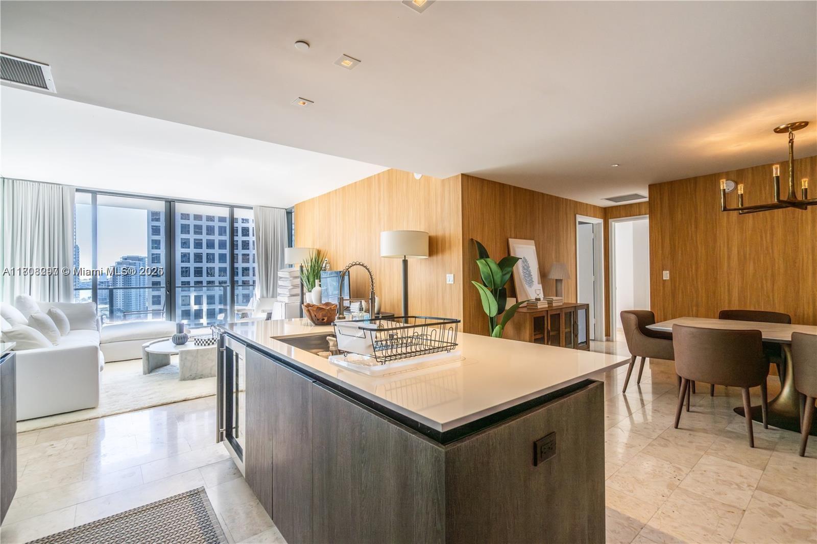 Condo for Sale in Miami, FL