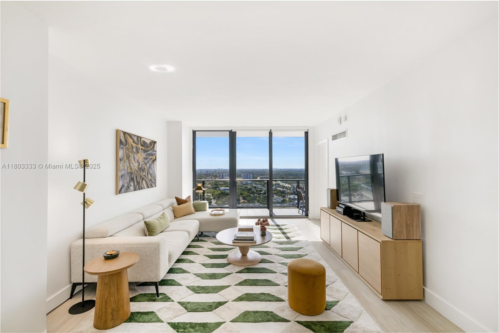 Condo for Sale in Miami, FL