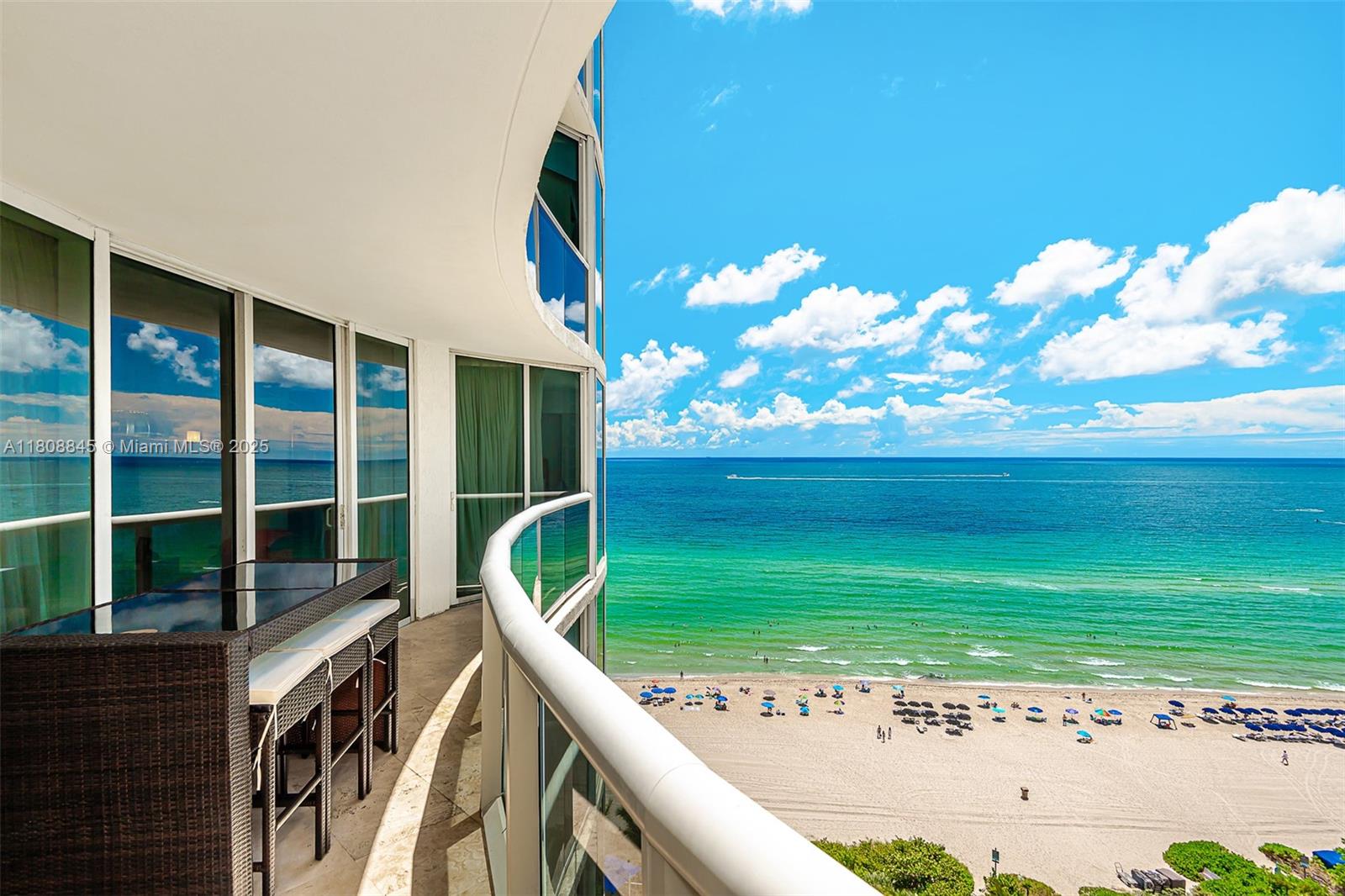 Apartamento para Alugar em Sunny Isles Beach, FL