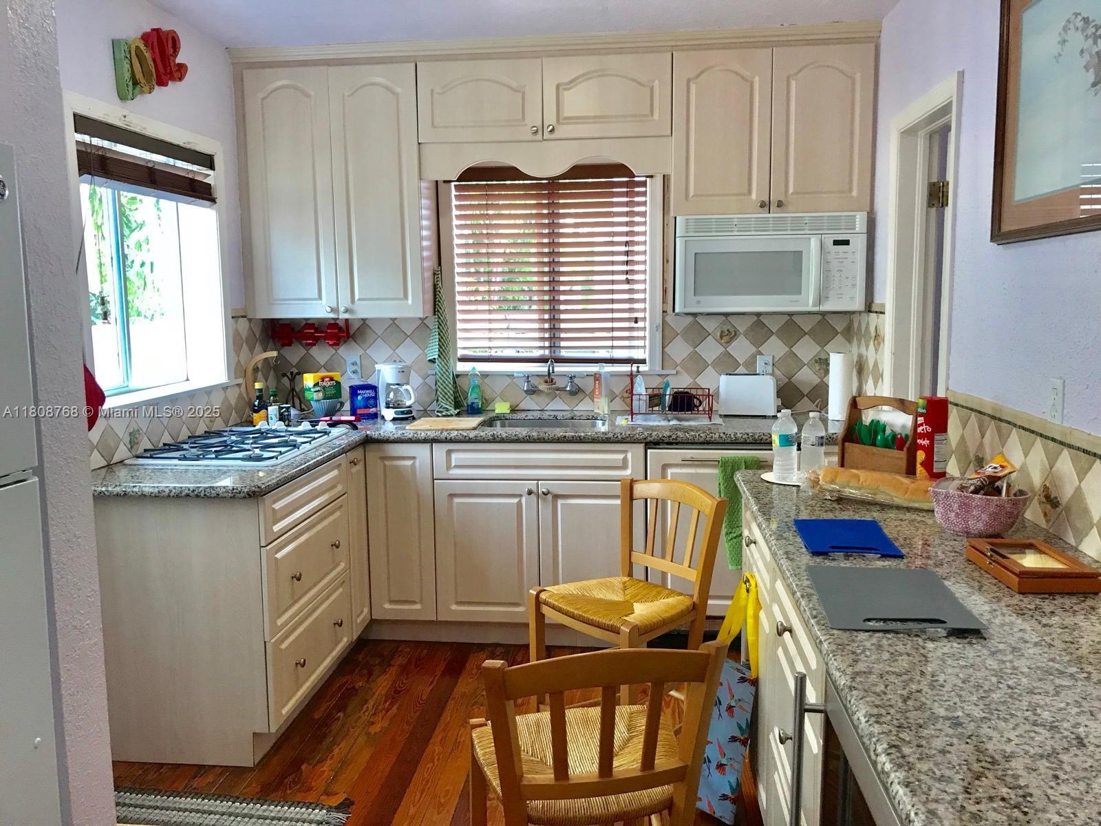 444 SW 26th Rd, Miami, Florida image 16