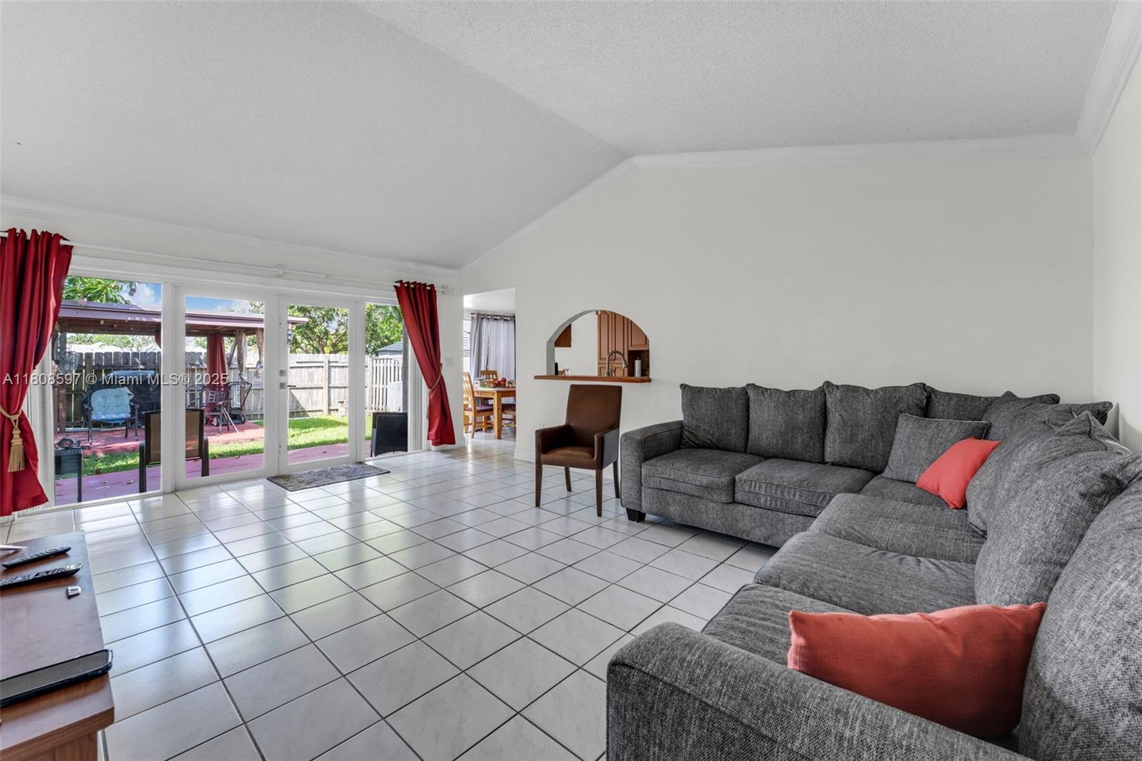 10362 SW 208th Ln, Cutler Bay, Florida image 4