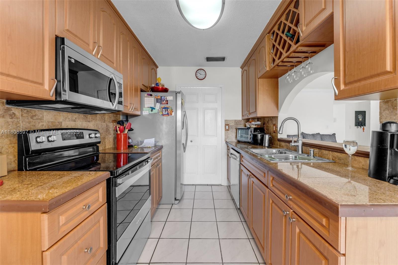 10362 SW 208th Ln, Cutler Bay, Florida image 7