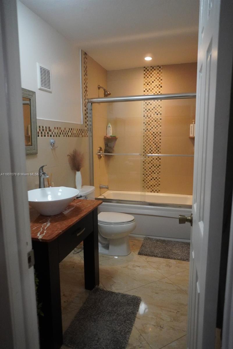 19423 NW 53rd Pl, Miami Gardens, Florida image 14