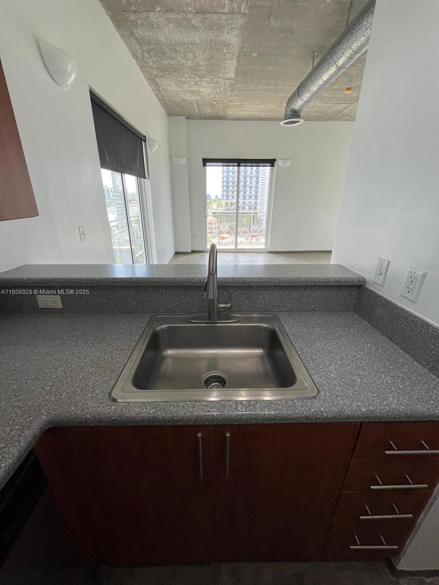 455 NE 25th St 901