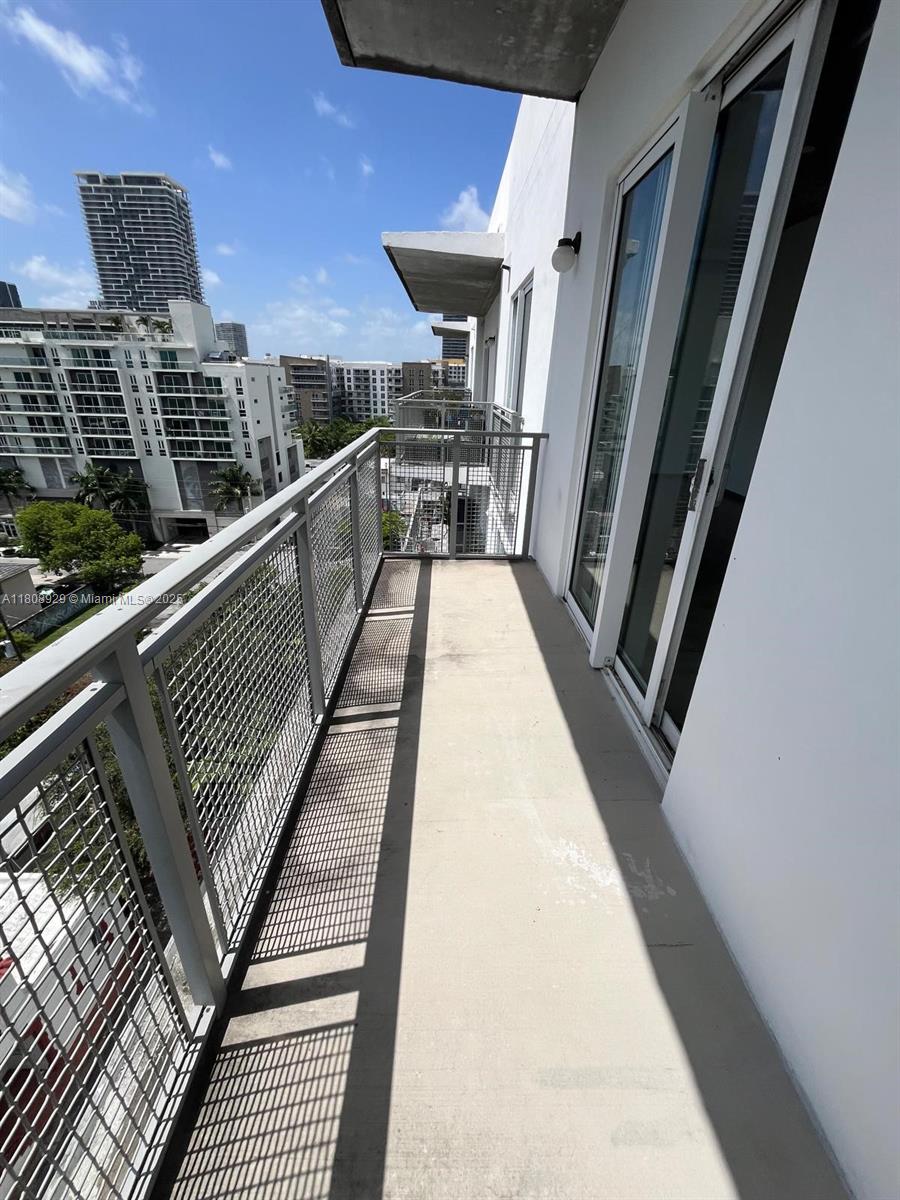 455 NE 25th St 901