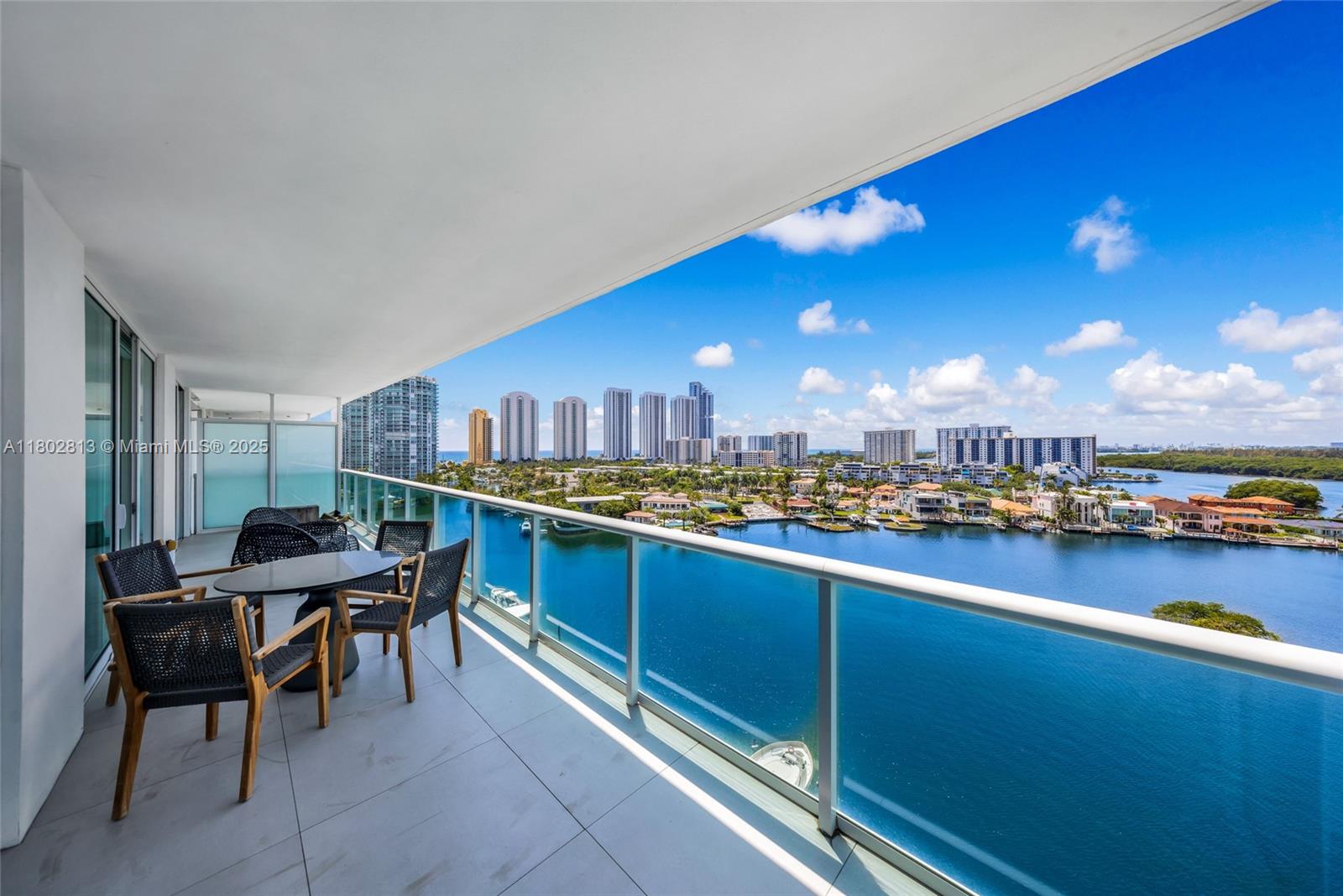 Apartamento en Alquiler en Sunny Isles Beach, FL