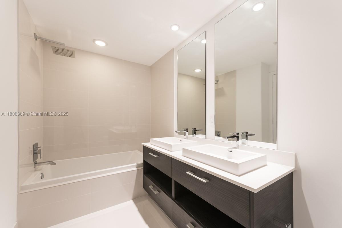 45 SW 9th Street #4105, Miami FL 33130