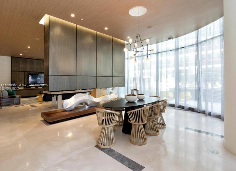 45 SW 9th Street #4105, Miami FL 33130