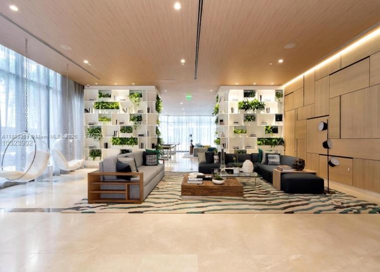 45 SW 9th Street #4105, Miami FL 33130