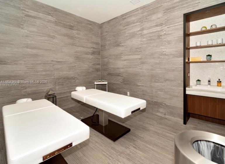 45 SW 9th Street #4105, Miami FL 33130