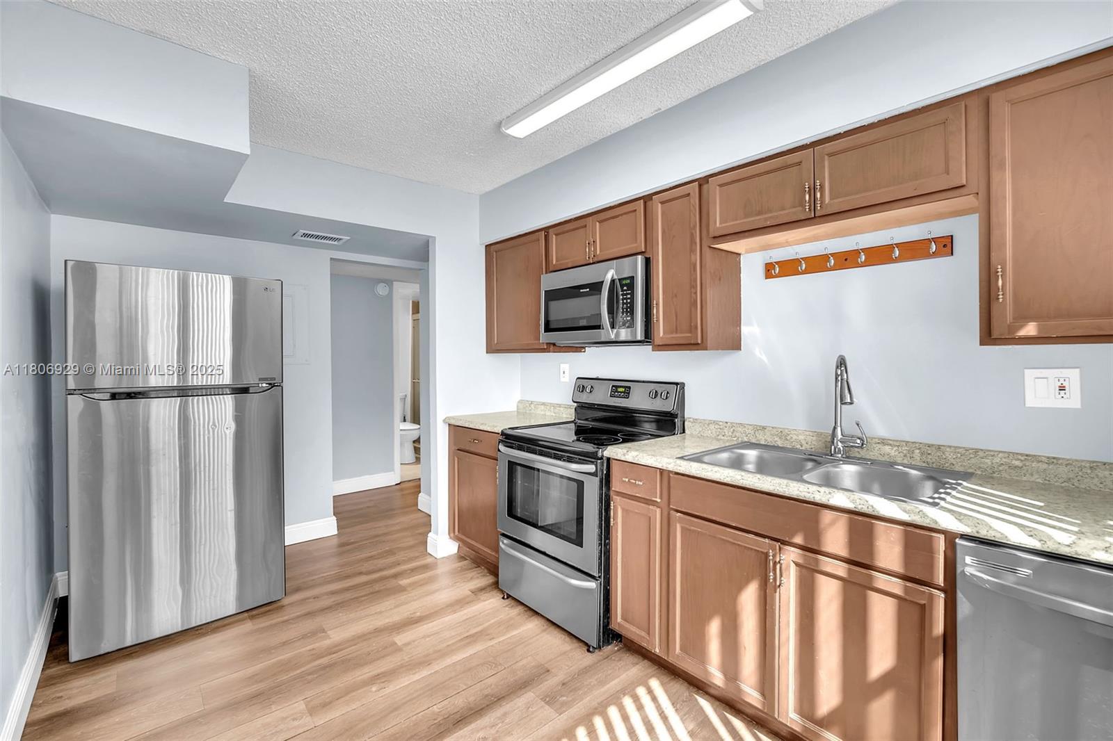 Property photo # 4