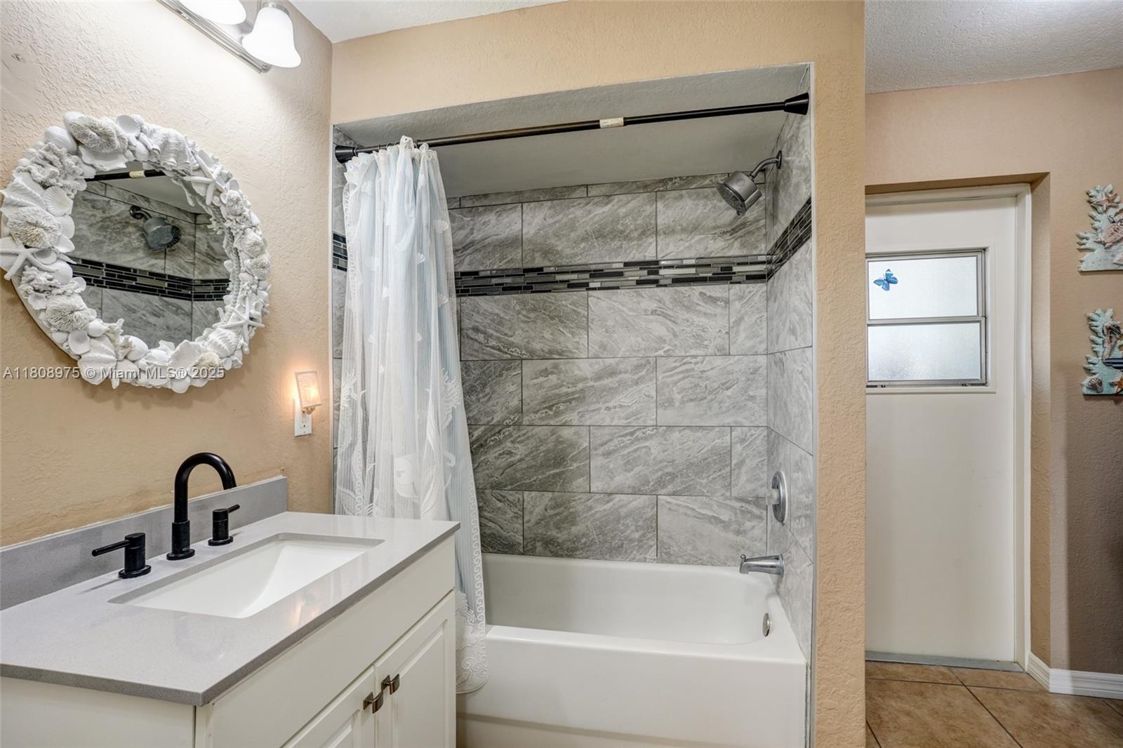 Residential, Cape Coral, Florida image 38