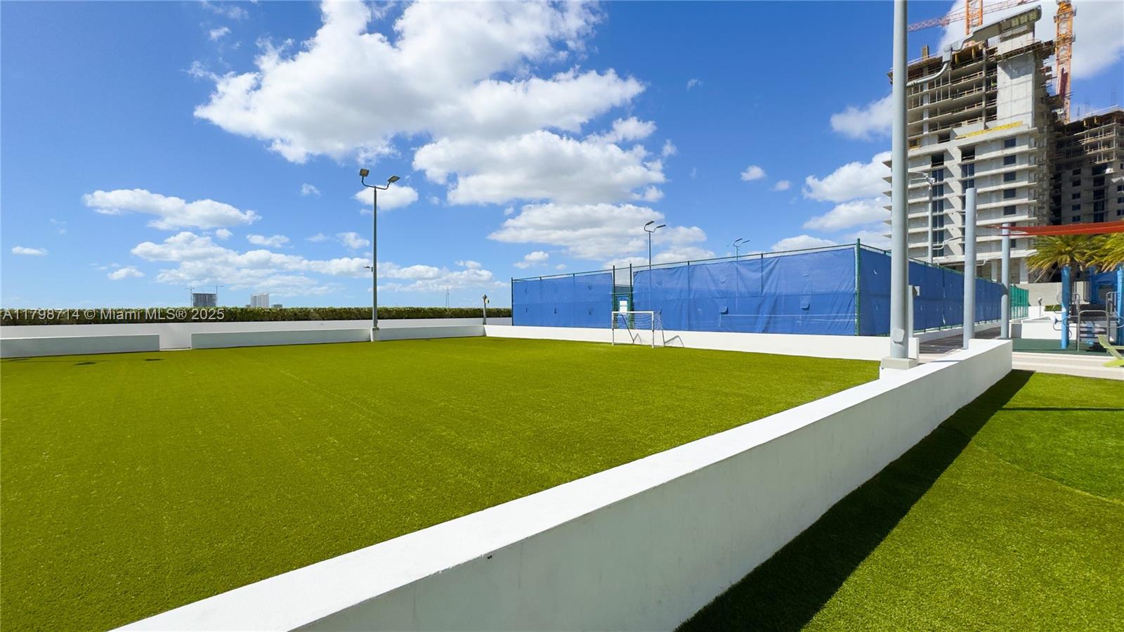 16385 Biscayne Blvd #404, North Miami Beach, Florida image 25