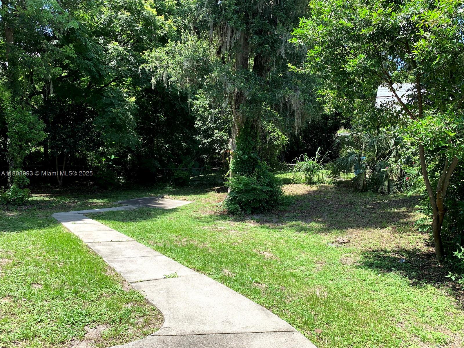 325 E Plymouth, Deland, Florida image 6