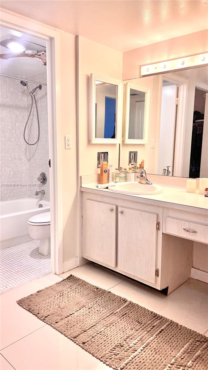 100 Bayview Dr #1919, Sunny Isles Beach, Florida image 11