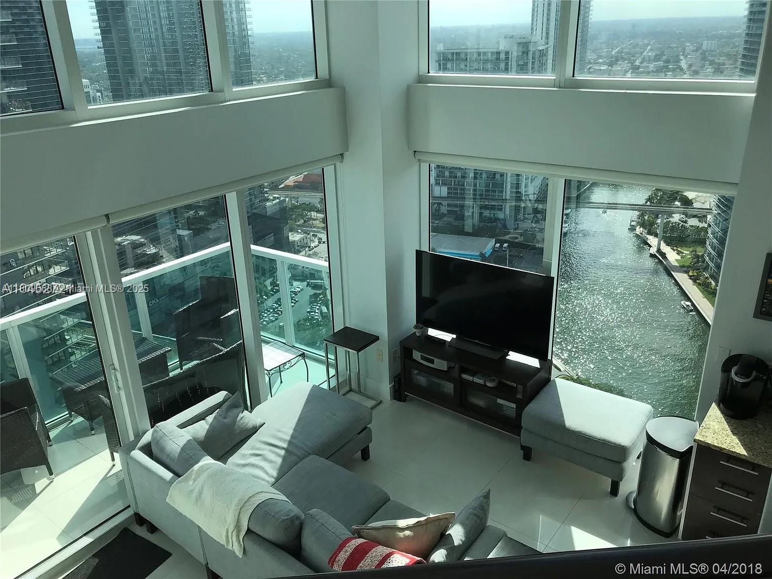 Apartamento para Alugar em Miami, FL
