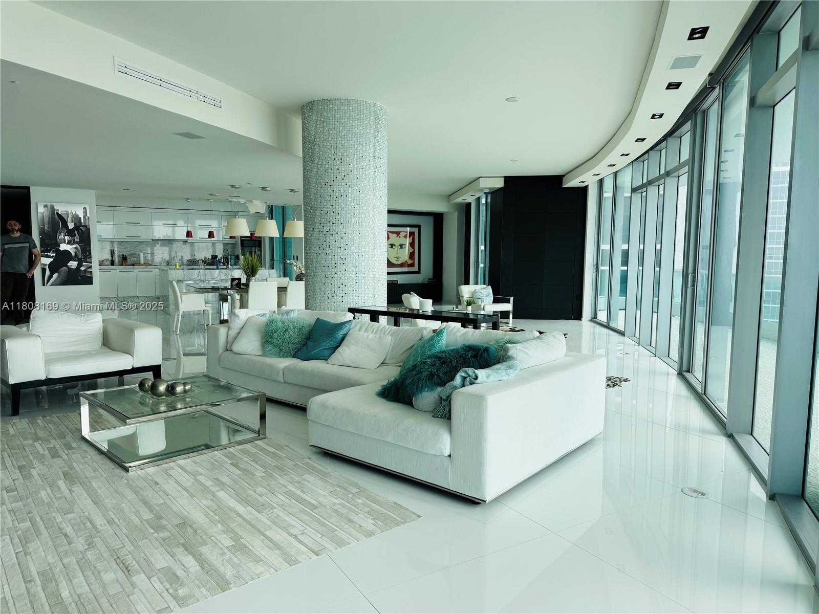 Apartamento para Alugar em Miami, FL
