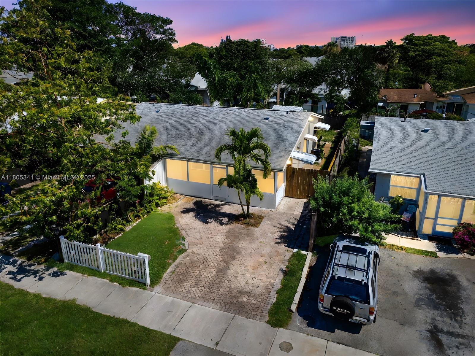 351 NE 57th Ct, Oakland Park, Florida image 1