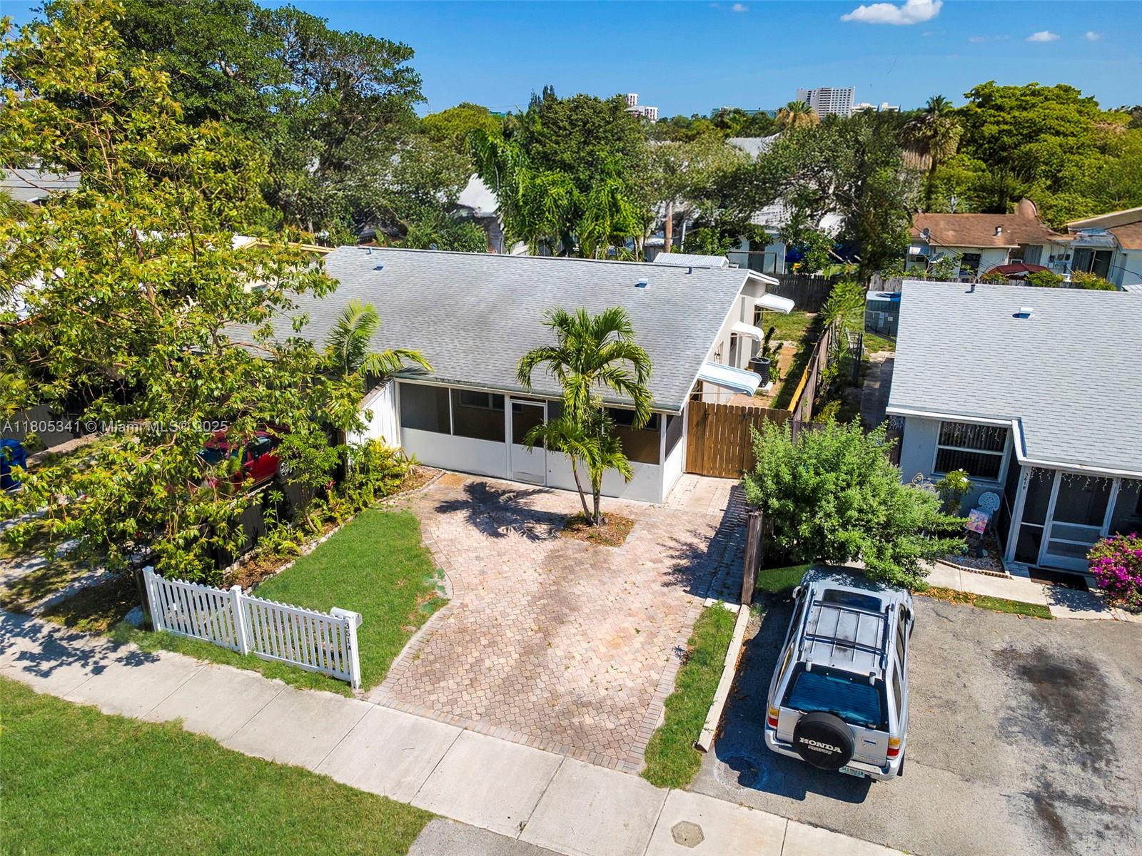 351 NE 57th Ct, Oakland Park, Florida image 2