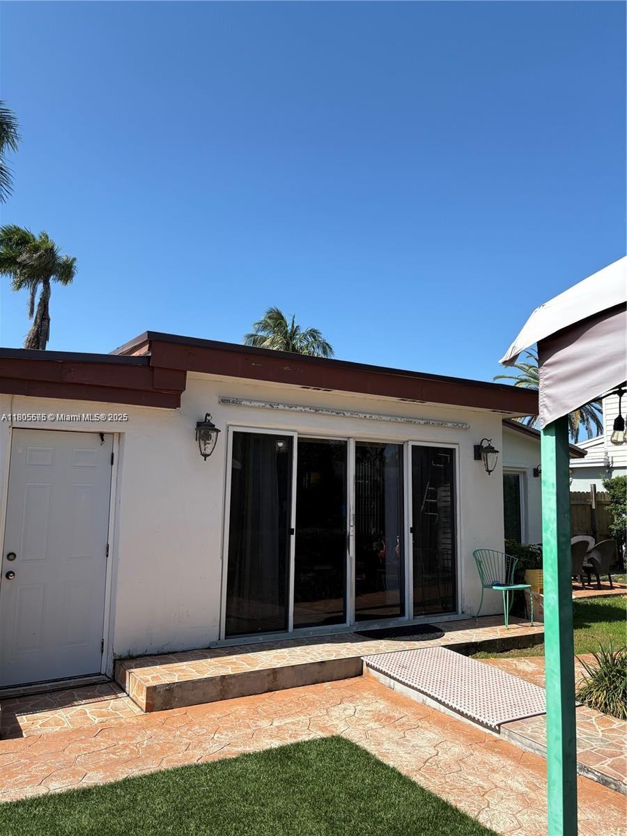 7430 Buchanan St, Hollywood, Florida image 2