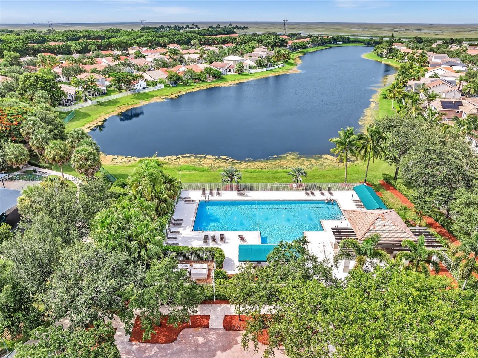 457 Cambridge Dr, Weston, Florida image 42