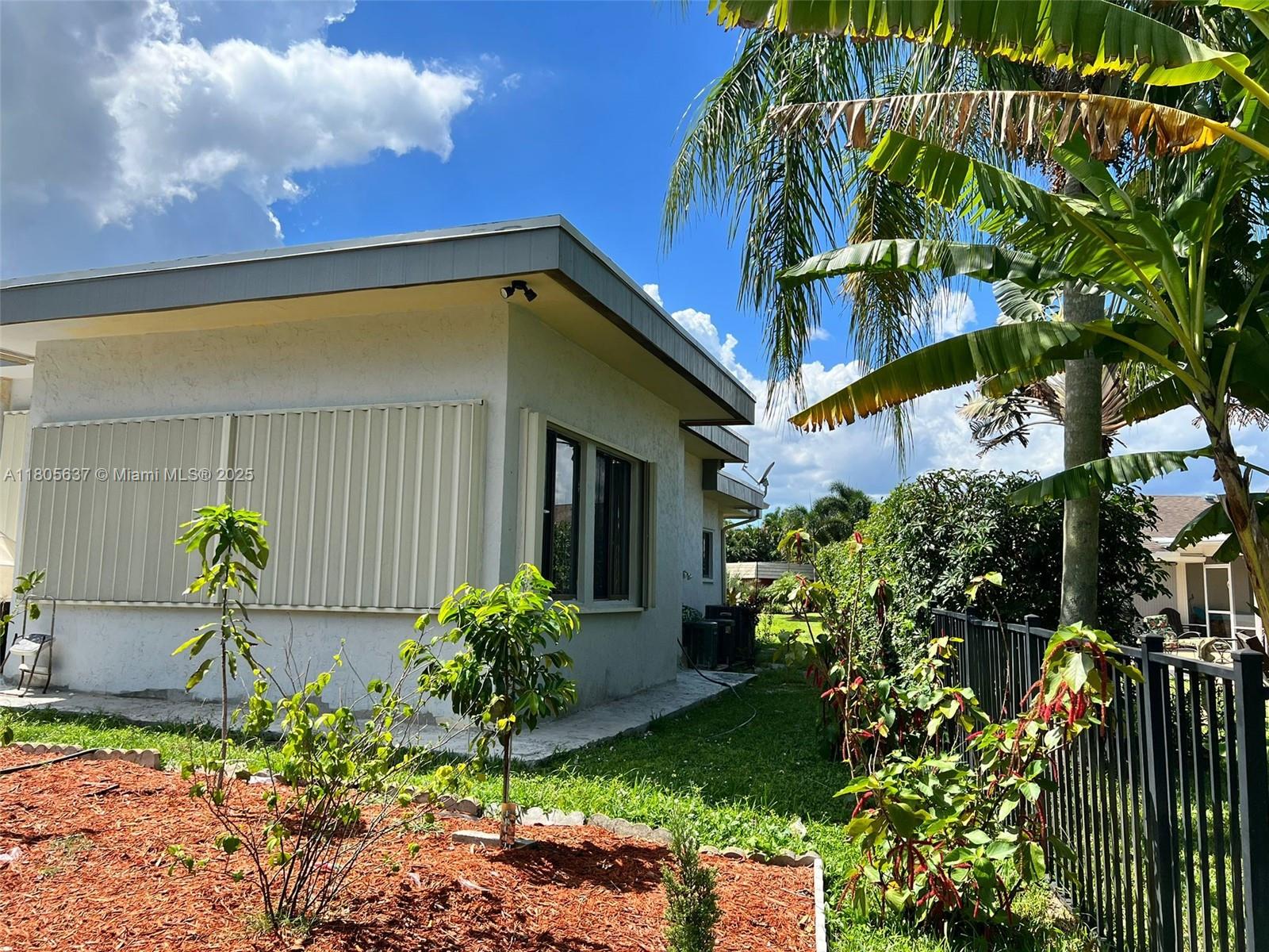 3210 E Medinah Cir E, Lake Worth, Florida image 11