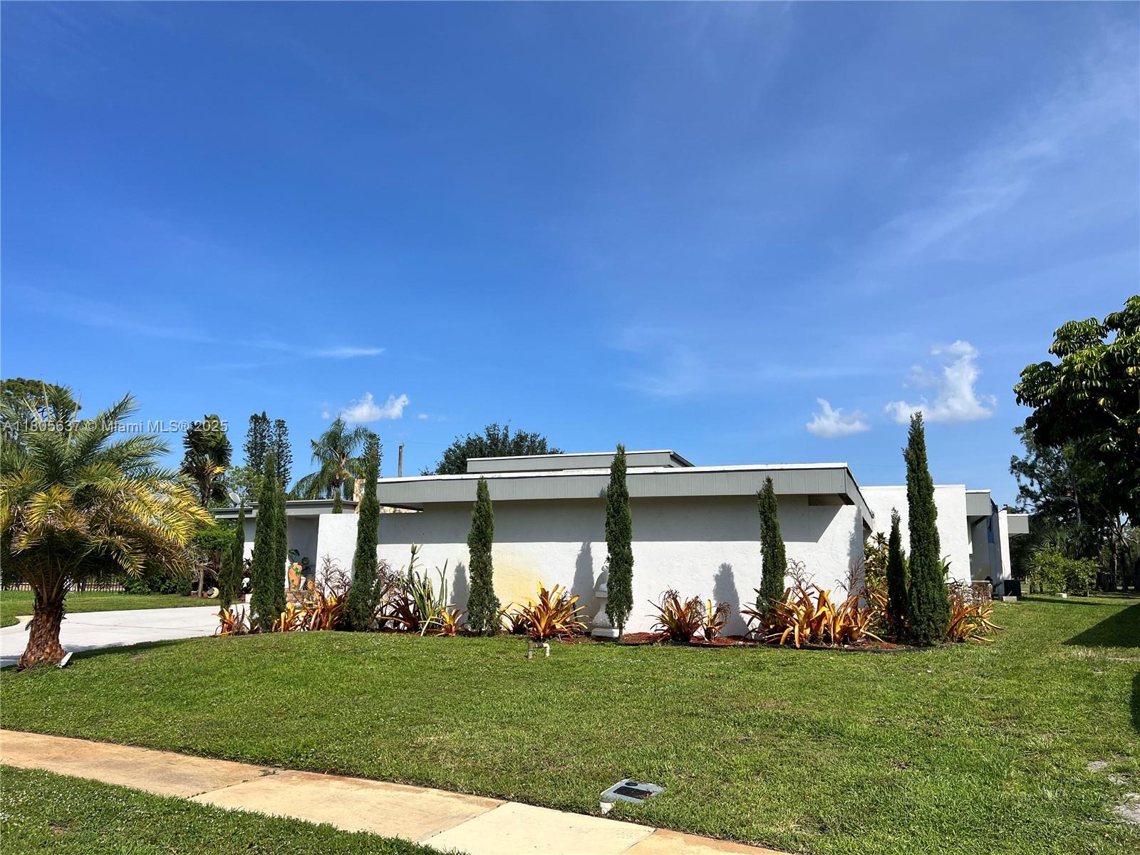 3210 E Medinah Cir E, Lake Worth, Florida image 6