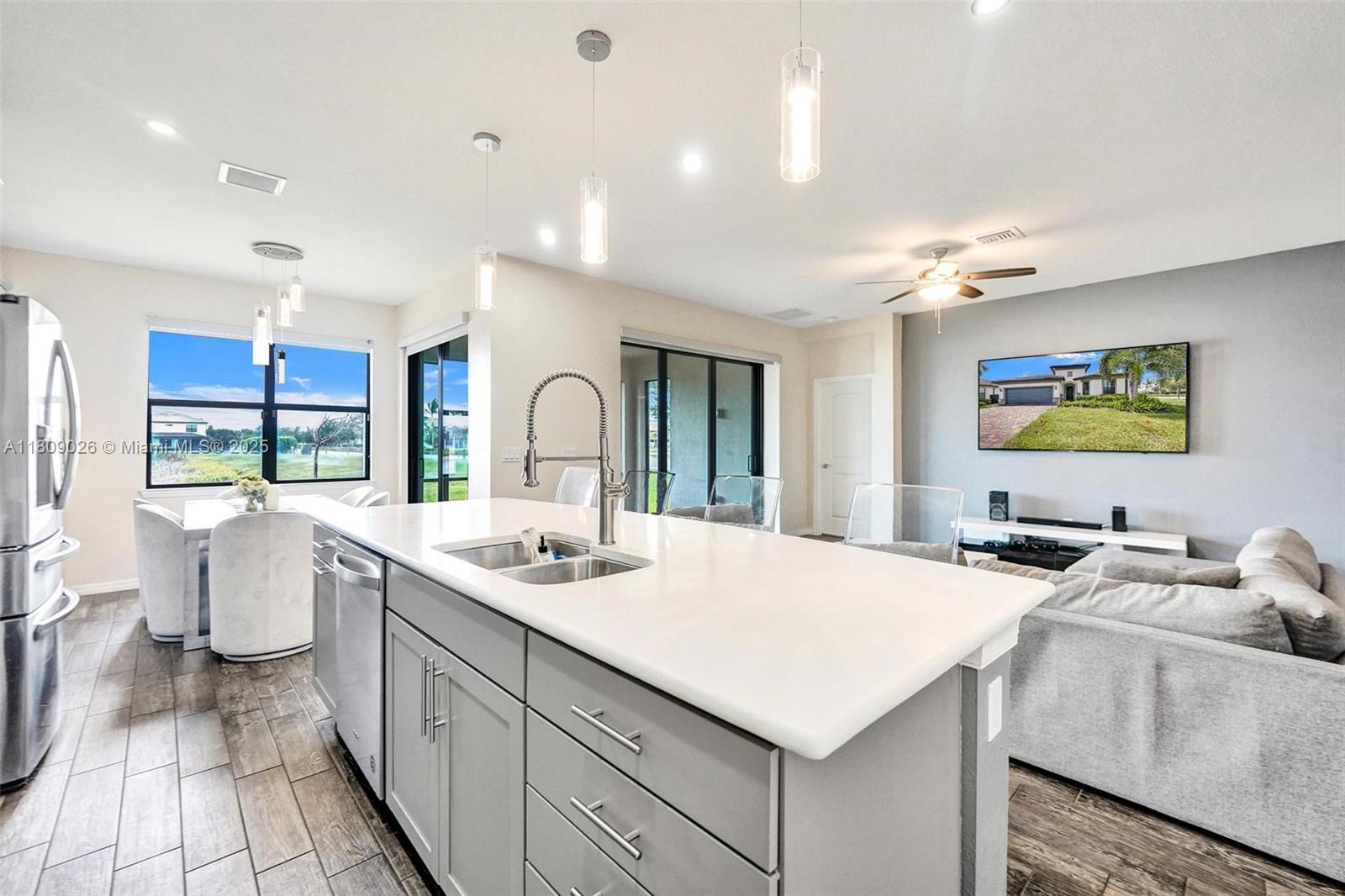 8324 Catria Ln, Lake Worth, Florida image 11