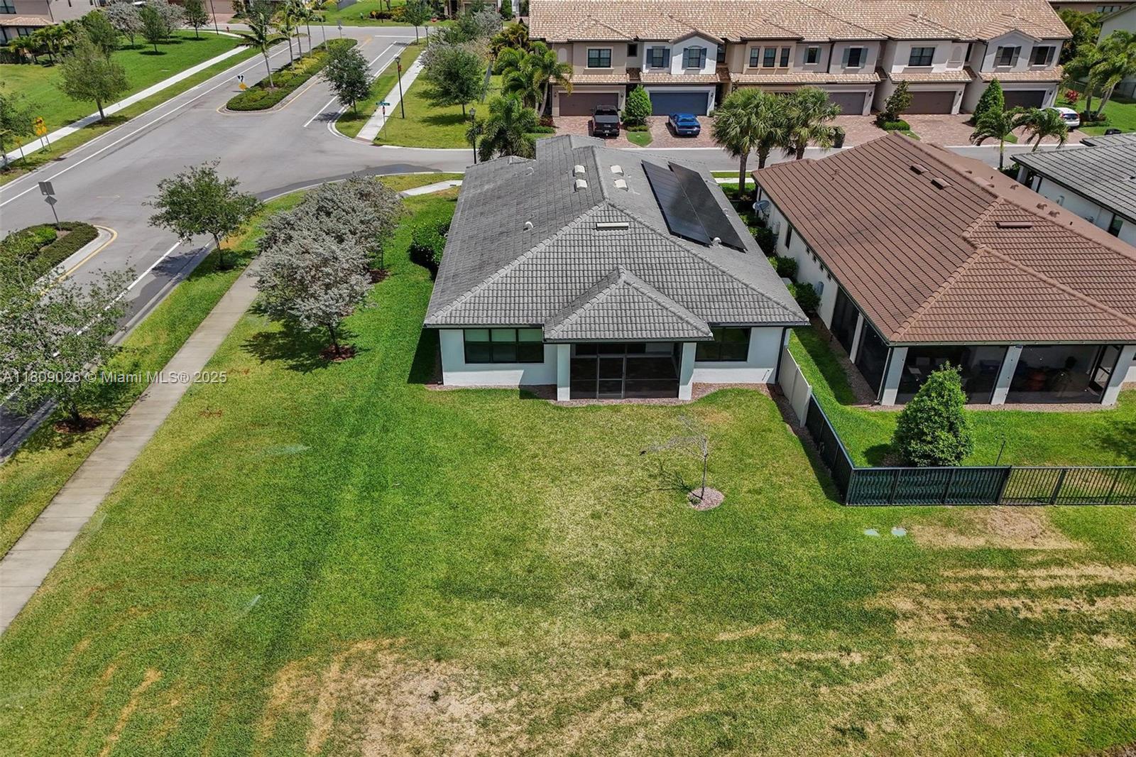 8324 Catria Ln, Lake Worth, Florida image 39