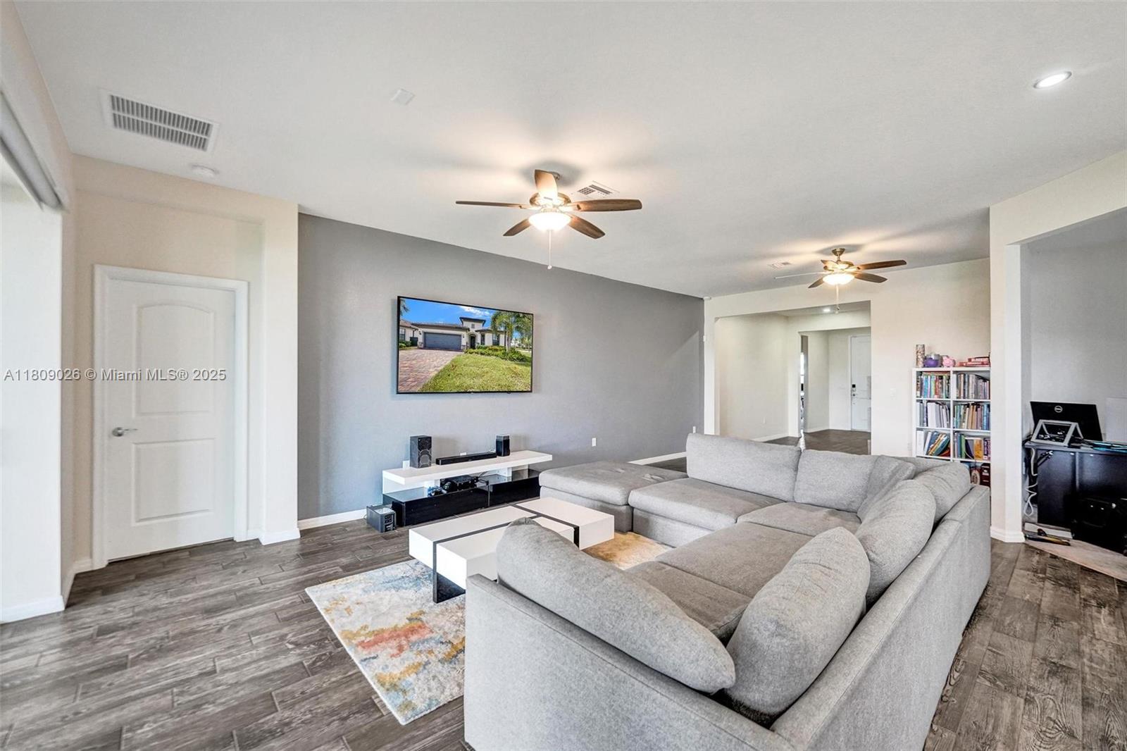 8324 Catria Ln, Lake Worth, Florida image 6