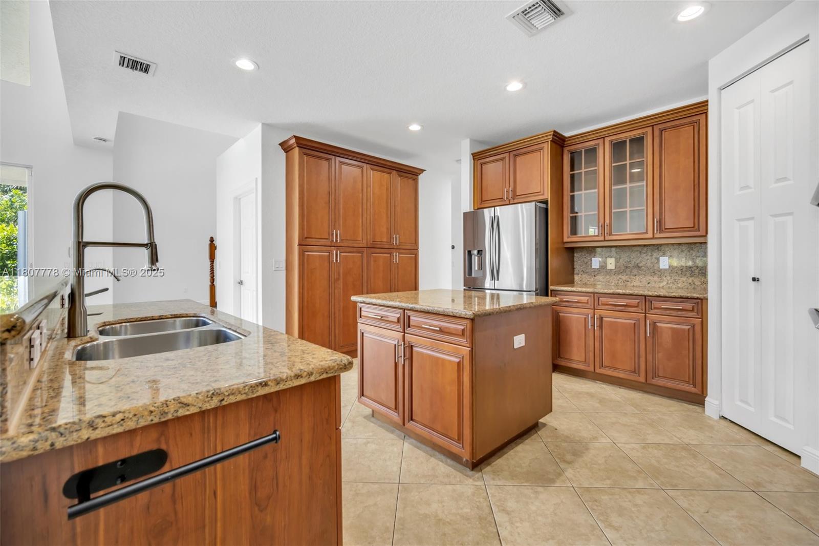 5466 SW 187th Ter, Miramar, Florida image 19