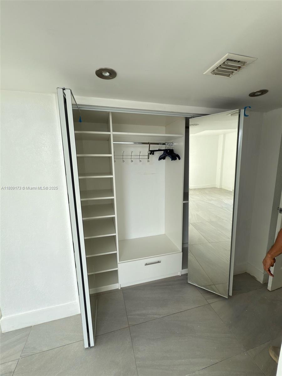 3625 N Country Club Dr #2603, Aventura, Florida image 17
