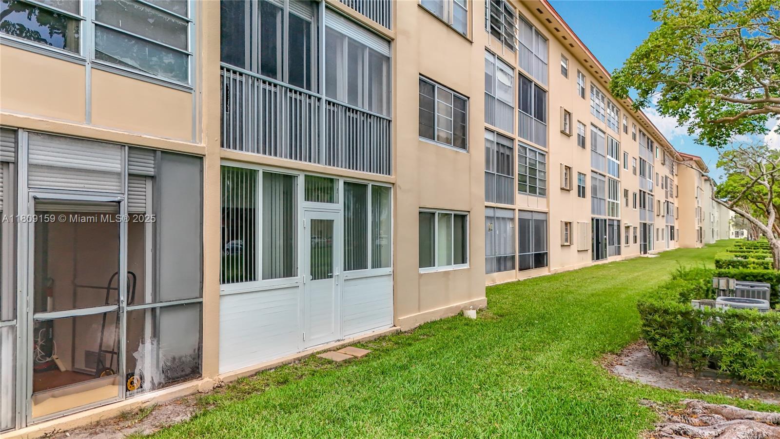 1100 SW 130th Ave #111H, Pembroke Pines, Florida image 44